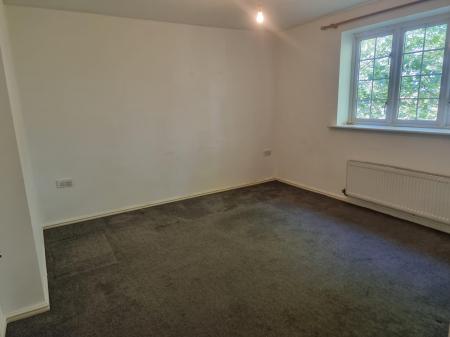 2 bedroom Flat for sale in Evershed Way, Burton Upon Trent, DE14