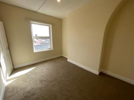 2 bedroom Flat to let in Market Street, Heanor, DE75