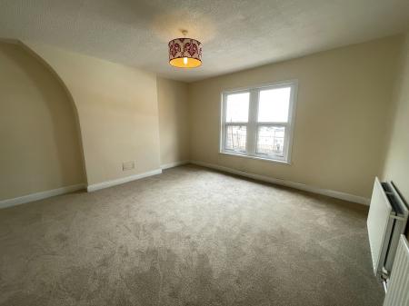 2 bedroom Flat to let in Market Street, Heanor, DE75