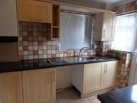 3 bedroom Semi-detached house to let in Ilford Close, Shipley View, Ilkeston, DE7