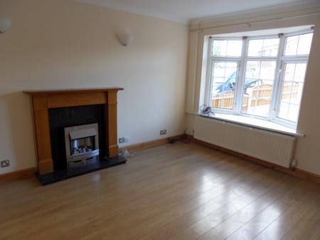 3 bedroom Semi-detached house to let in Ilford Close, Shipley View, Ilkeston, DE7
