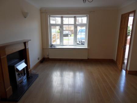 3 bedroom Semi-detached house to let in Ilford Close, Shipley View, Ilkeston, DE7