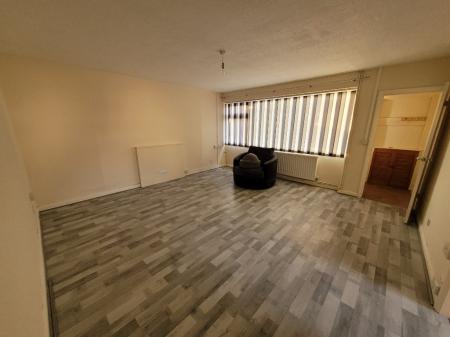 2 bedroom Flat to let in Valley Drive, Newthorpe, NG16