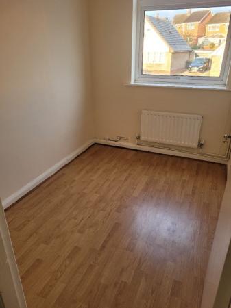2 bedroom Flat to let in Valley Drive, Newthorpe, NG16
