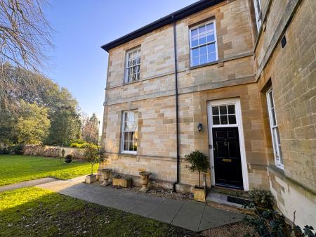 2 bedroom Terraced House for sale in Thomas Wyatt Road, Devizes, SN10