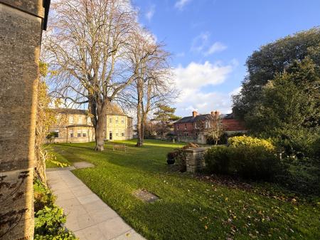 2 bedroom Terraced House for sale in Thomas Wyatt Road, Devizes, SN10