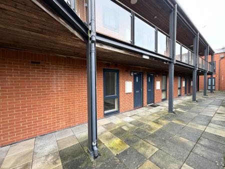 1 bedroom Flat to let in Snuff Street, Devizes, SN10