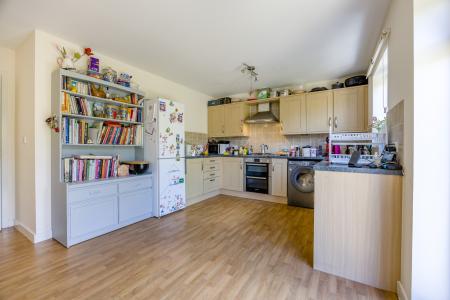 4 bedroom Link detached house for sale in Dowse Road, Devizes, SN10