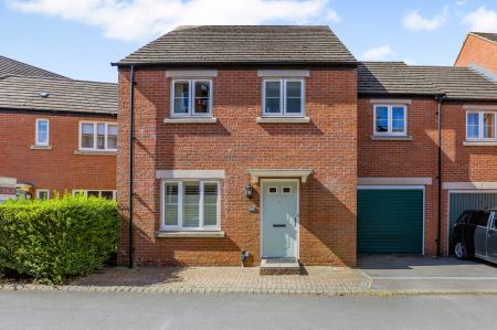 4 bedroom Link detached house for sale in Dowse Road, Devizes, SN10