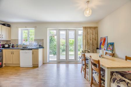 4 bedroom Link detached house for sale in Dowse Road, Devizes, SN10