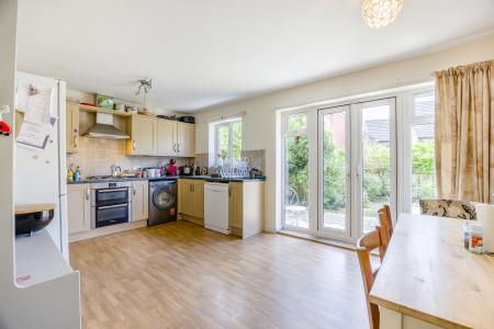 4 bedroom Link detached house for sale in Dowse Road, Devizes, SN10