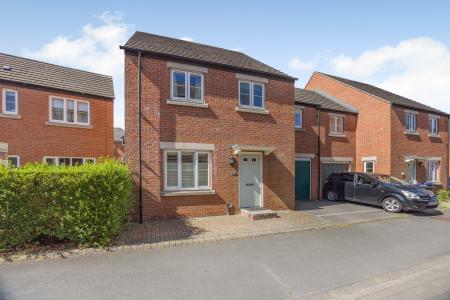 4 bedroom Link detached house for sale in Dowse Road, Devizes, SN10
