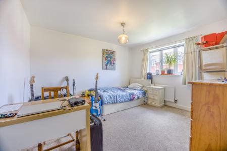 4 bedroom Link detached house for sale in Dowse Road, Devizes, SN10