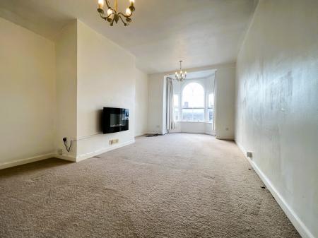 1 bedroom Flat to let in High Street, Marlborough, SN8