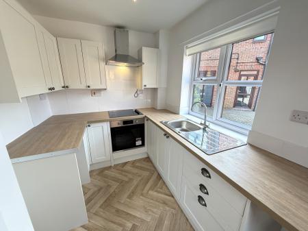 1 bedroom Semi-detached house to let in Couch Lane, Devizes, SN10