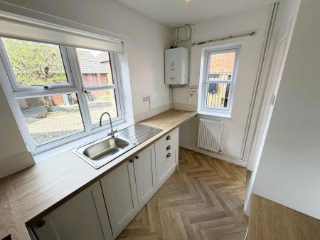 1 bedroom Semi-detached house to let in Couch Lane, Devizes, SN10