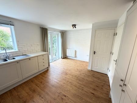 4 bedroom Town house to let in Franklyn Road, Devizes, SN10