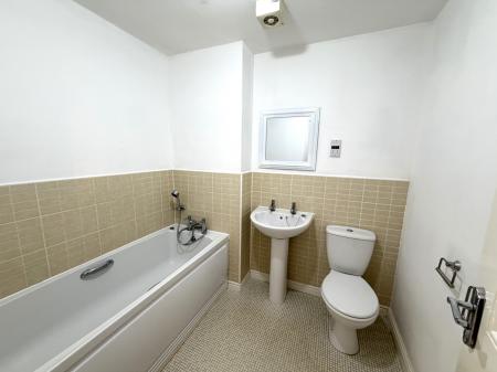 4 bedroom Town house to let in Franklyn Road, Devizes, SN10