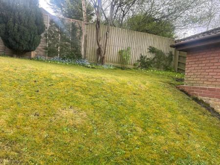 2 bedroom Semi-detached house to let in Maud Close, Devizes, SN10