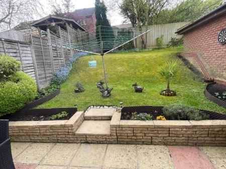 2 bedroom Semi-detached house to let in Maud Close, Devizes, SN10