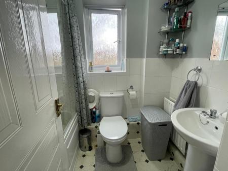 2 bedroom Semi-detached house to let in Maud Close, Devizes, SN10