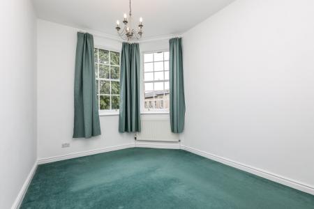 2 bedroom Terraced House to let in Thomas Wyatt Road, Devizes, SN10