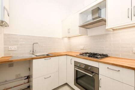 2 bedroom Terraced House to let in Thomas Wyatt Road, Devizes, SN10