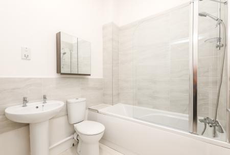 2 bedroom Terraced House to let in Thomas Wyatt Road, Devizes, SN10