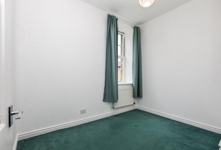 2 bedroom Terraced House to let in Thomas Wyatt Road, Devizes, SN10