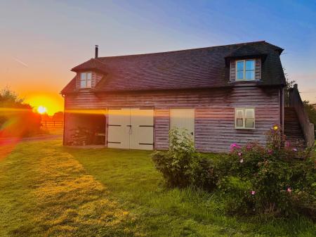 Fiddington Farm, Easterton Sands, Devizes, SN10