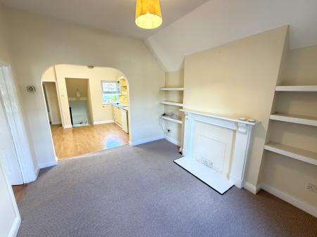2 bedroom Flat to let in Estcourt Street, Devizes, SN10