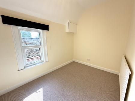 2 bedroom Flat to let in Estcourt Street, Devizes, SN10