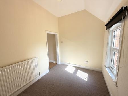 2 bedroom Flat to let in Estcourt Street, Devizes, SN10