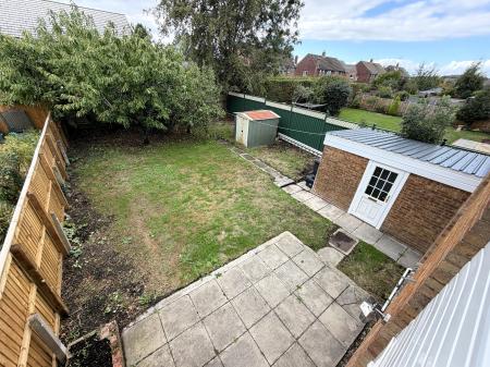 4 bedroom Semi-detached house to let in Elm Tree Gardens, Devizes, SN10