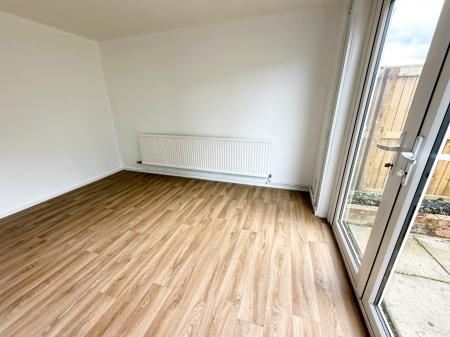 4 bedroom Semi-detached house to let in Elm Tree Gardens, Devizes, SN10