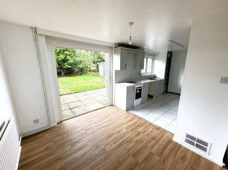 4 bedroom Semi-detached house to let in Elm Tree Gardens, Devizes, SN10