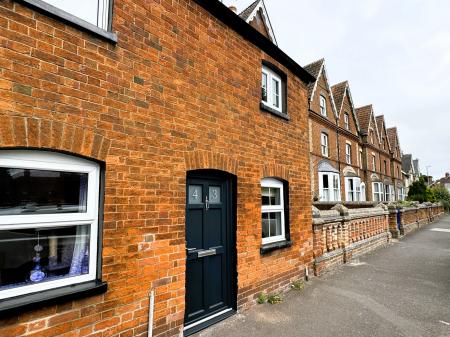2 bedroom End of terrace house to let in Estcourt Street, Devizes, SN10