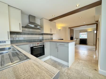 2 bedroom End of terrace house to let in Estcourt Street, Devizes, SN10