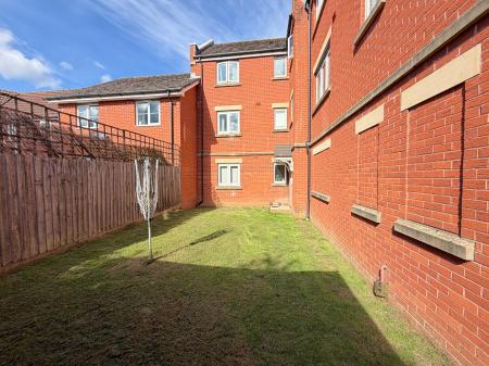 2 bedroom Flat for sale in Combe Walk, Devizes, SN10