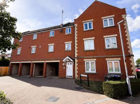 2 bedroom Flat for sale in Combe Walk, Devizes, SN10