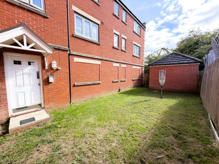 2 bedroom Flat for sale in Combe Walk, Devizes, SN10