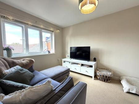 2 bedroom Flat for sale in Combe Walk, Devizes, SN10