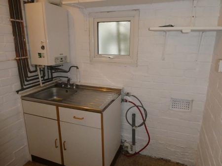 3 bedroom Semi-detached house to let in Huntingdon Road, Intake, Doncaster, DN2