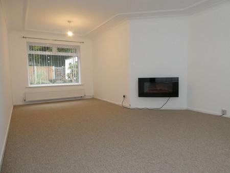 3 bedroom Semi-detached house to let in Huntingdon Road, Intake, Doncaster, DN2