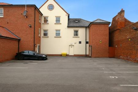 2 bedroom Apartment to let in Granby House, Bawtry, DN10