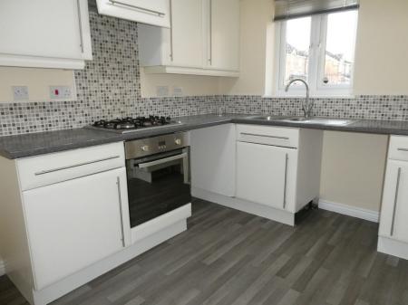 3 bedroom Semi-detached house to let in Wakelam Drive, Armthorpe, DN3