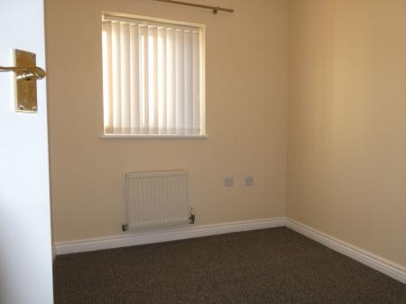 3 bedroom Semi-detached house to let in Wakelam Drive, Armthorpe, DN3