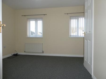 3 bedroom Semi-detached house to let in Wakelam Drive, Armthorpe, DN3