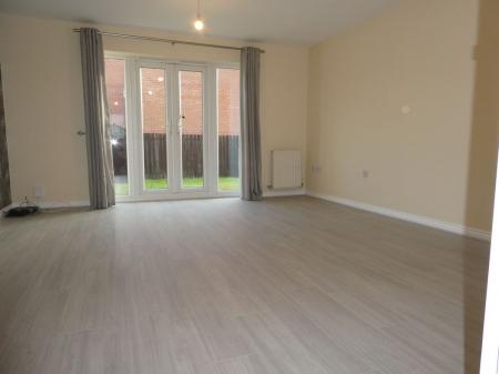 3 bedroom Semi-detached house to let in Wakelam Drive, Armthorpe, DN3