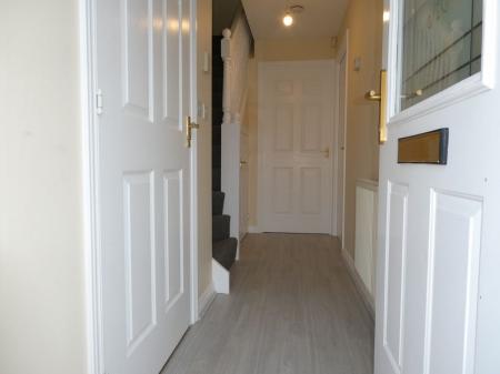 3 bedroom Semi-detached house to let in Wakelam Drive, Armthorpe, DN3